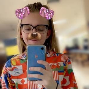 Meet your Posher, Kaya